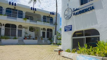 Fachada de la propiedad