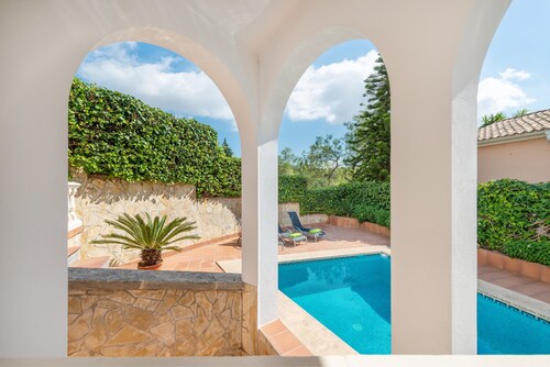 Villa Teulera - Four Bedroom Villa, Sleeps 5