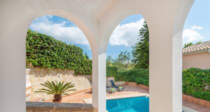 Villa Teulera - Four Bedroom Villa, Sleeps 5