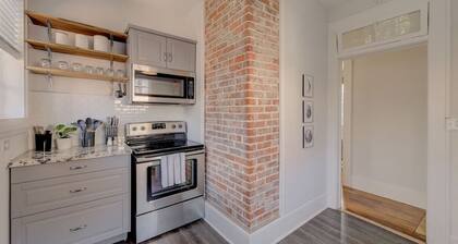 Spacious Industrial Modern Apt 2BR 1BA Downstairs