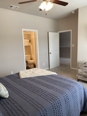 3 bedrooms, free WiFi, bed sheets