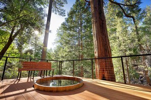 Outdoor spa tub - Haven Idyllwild: Mountain cabin luxury / stunning views / cedar hot tub (Idyllwild-Pine Cove)