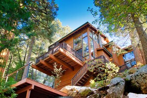 Exterior - Haven Idyllwild: Mountain cabin luxury / stunning views / cedar hot tub (Idyllwild-Pine Cove)