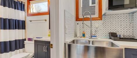 Fridge, microwave, coffee/tea maker, electric kettle