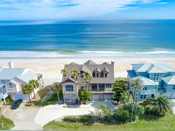 On the beach, sun-loungers, beach towels - LUXURY BEACHFRONT MANSION 6 BEDROOM (Ponte Vedra Beach)