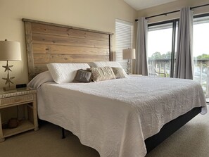 1 bedroom, iron/ironing board, free WiFi, bed sheets - DREAM ON & 300 OCEAN MILE #J2 BEACH & BAY VIEWS WALK TO #1 BEACH IN US (Saint George Island)