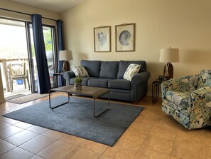 Smart TV, DVD player, stereo - DREAM ON & 300 OCEAN MILE #J2 BEACH & BAY VIEWS WALK TO #1 BEACH IN US (Saint George Island)