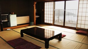Interior - Onishi (Echizen)