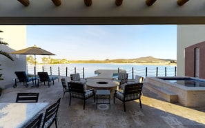 تناول الطعام بالخارج