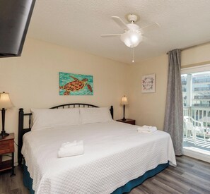 2 bedrooms, desk, iron/ironing board, WiFi - Beachside Condo | Pet-Friendly, Balcony Views & Coastal Charm (Corpus Christi)