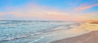 Beachside Paradise with Beach Views, Pool & Hot Tub Access