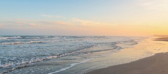 Beachside Bliss at El Constante w/ Amazing Location, Heated Pool & Hot Tub