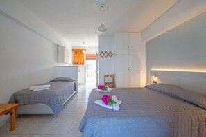 1 chambre, fer et planche à repasser, Wi-Fi gratuit, draps fournis