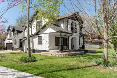 6 bedroom Large house in Pickwick district Springfield Near MSU