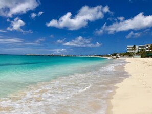 Beach nearby, sun-loungers, beach towels