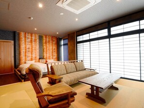 Living room - Nihon Ryokan Utsuwa Beppu Kannawa (Beppu)