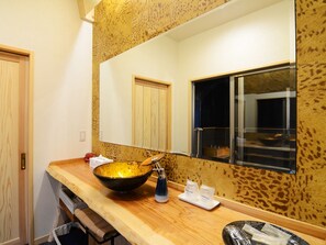 Bathroom - Nihon Ryokan Utsuwa Beppu Kannawa (Beppu)