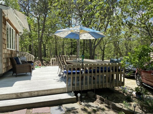 Contemporary Beach Cottage - Walk to Bay, Minutes from Ocean