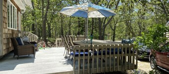 Contemporary Beach Cottage - Walk to Bay, Minutes from Ocean