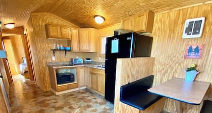 Mini Cowboy Cabin - Tiny House near Medora, ND