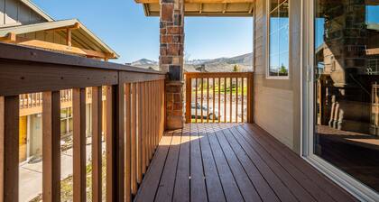 Comfy & Convenient with View of Utah Olympic Park