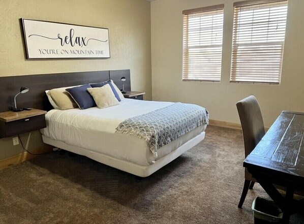 3 bedrooms, desk, iron/ironing board, travel crib