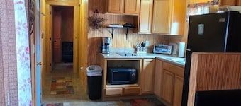 Mini Hunter Cabin