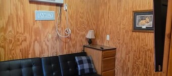 Mini Hunter Cabin