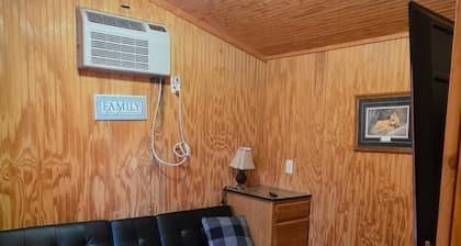 Mini Hunter Cabin