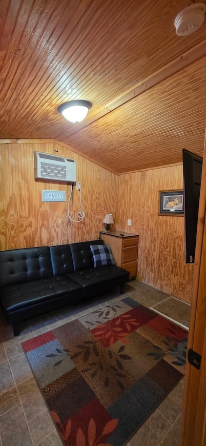 Mini Hunter Cabin