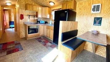Cookware/dishes/utensils