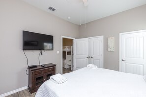 1 bedroom, iron/ironing board, WiFi, bed sheets