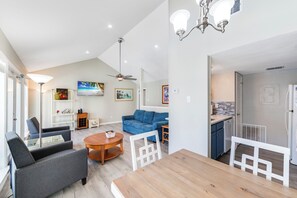 Smart TV, DVD player