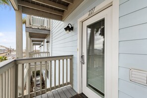 Property grounds - Beachside Condo | Coastal Getaway & Heated Pool (Corpus Christi)