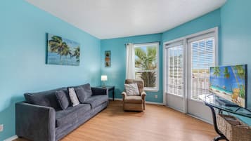 Tv, dvd-spelare och kontor