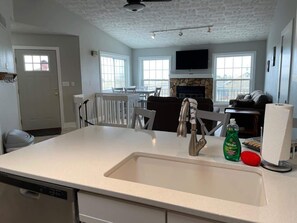 المنشأة من الداخل