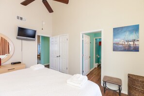 2 bedrooms, iron/ironing board, WiFi, bed sheets - Fisherman’s Dream | Waterfront w/ Pool, Hot Tub & Boat Slip (Corpus Christi)