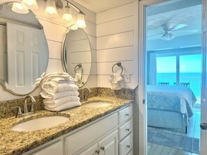 3 bedrooms, iron/ironing board, internet, bed sheets