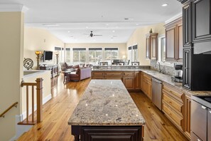 Interior - Waterfront Views & Boat Slip, Blackwell Point #A (Oriental)