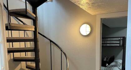 4 Furnished Condos, 12 Bed/8 Bath Great Lake Views