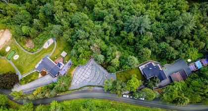 #TheClueMansion -Hot Tub/Arcade/Theatre/Fitness Centre/Sports Complex & More