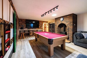 Games room - airD&D  Canada (Chilliwack)