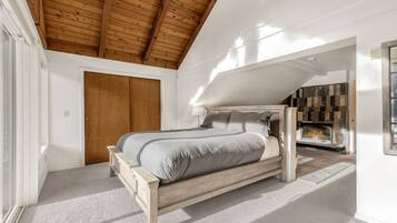 4 室のベッドルーム、アイロン / アイロン台、WiFi (無料)、ベッドシーツ