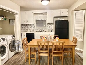 Fridge, microwave, stovetop, dishwasher