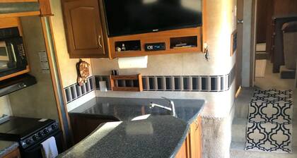 River access! Clean & comfy 5th wheel, located near the famous Kenai River