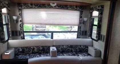 River access! Clean & comfy 5th wheel, located near the famous Kenai River