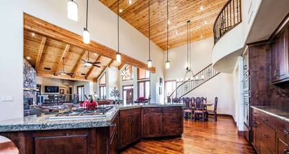 "El Rancho" The Grand House with Snowbowl Vistas w/AC