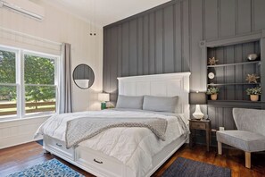 3 soverom, strykejern/-brett, wi-fi og sengetøy