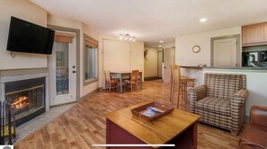 Interior - Crystal Mountain Condo Great Location Dog Friendly! (Thompsonville)