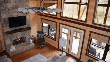 Smart TV, fireplace